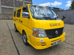 Nissan Caravan (Urvan) 2009 Yellow