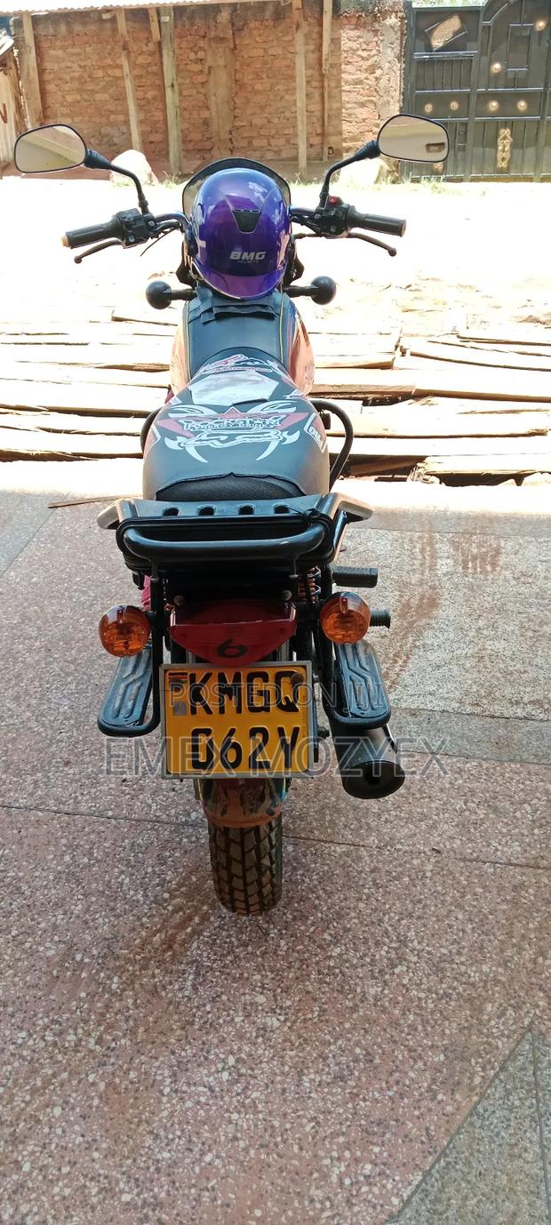 Bajaj Boxer 125 2025 Red - thumbnail 3