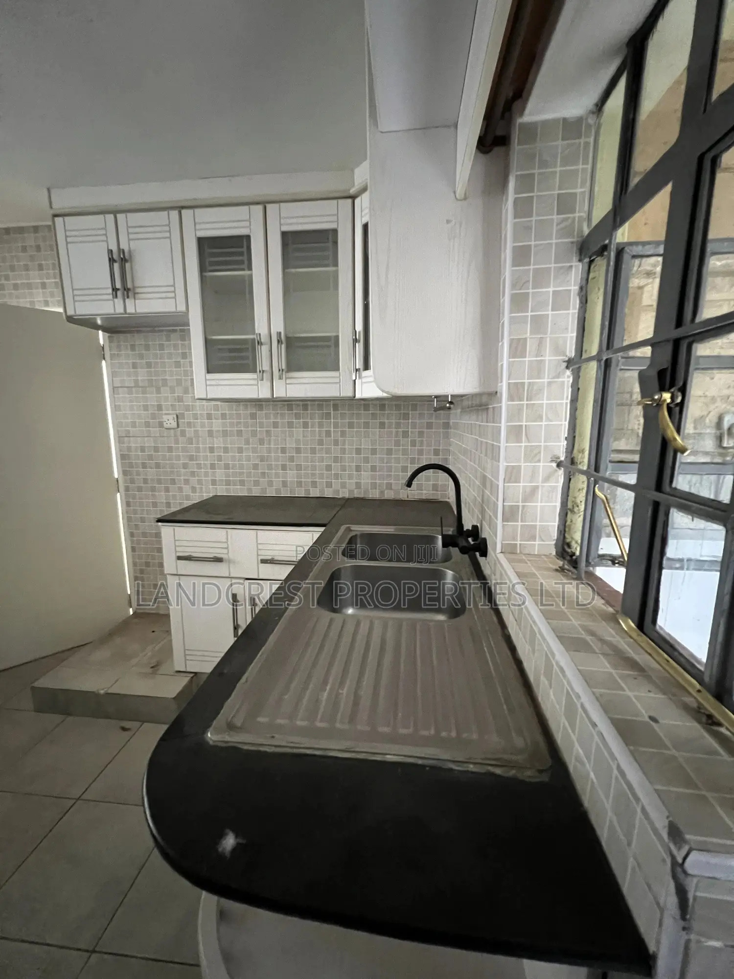 4bdrm Maisonette in South B for sale