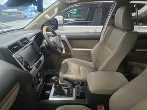 Toyota Land Cruiser Prado 2022 Silver
