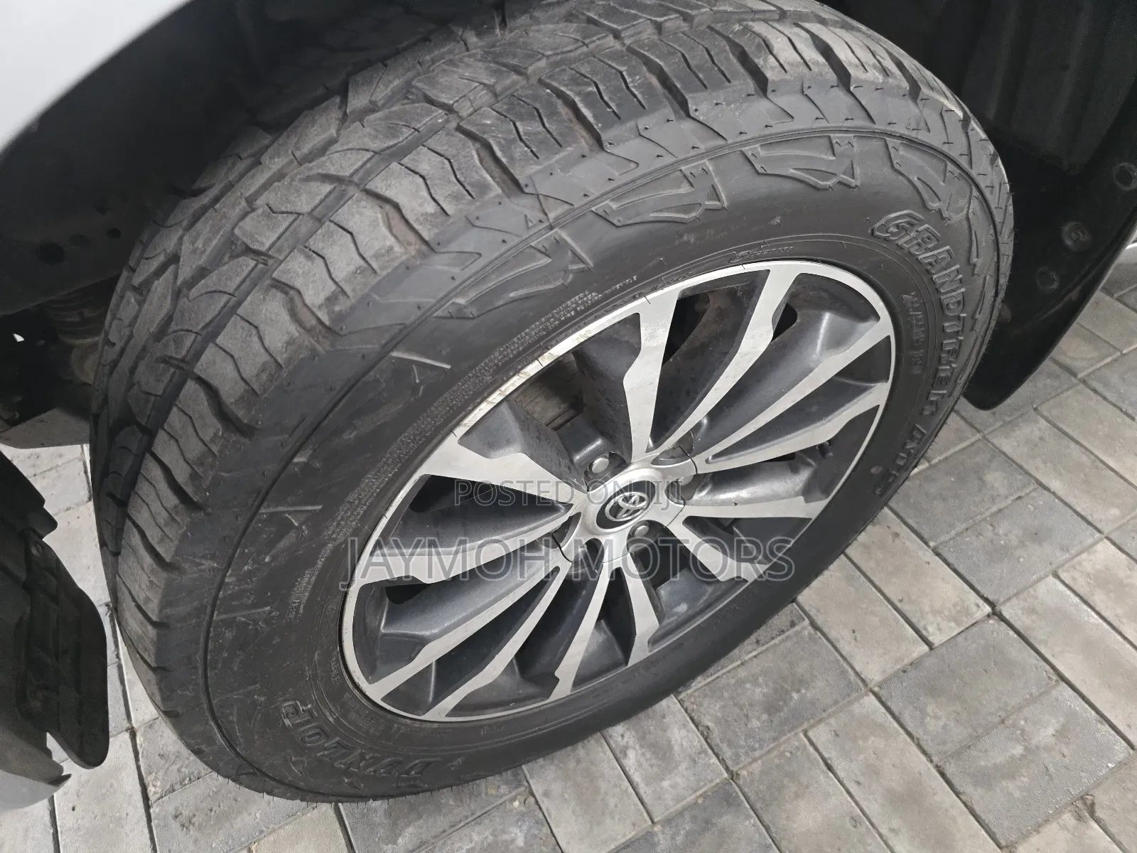 Toyota Land Cruiser Prado 2022 Silver