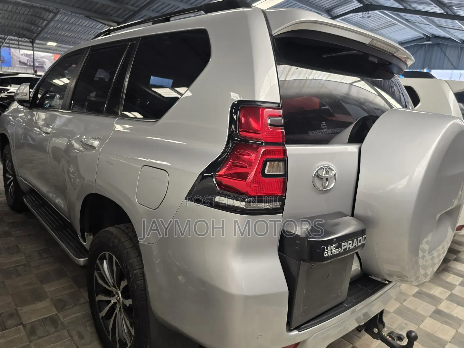 Toyota Land Cruiser Prado 2022 Silver