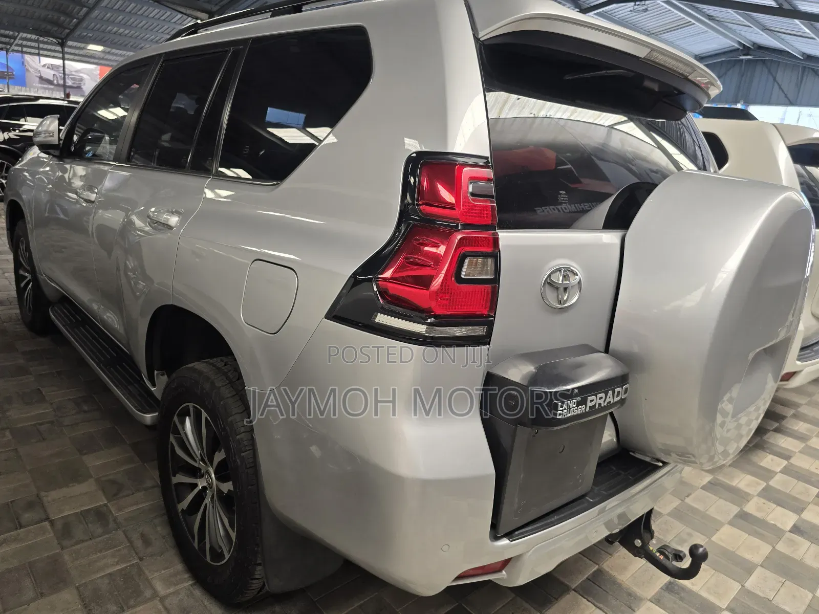 Toyota Land Cruiser Prado 2022 Silver