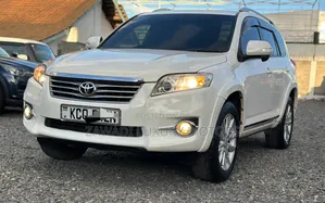 Toyota Vanguard 2012 White