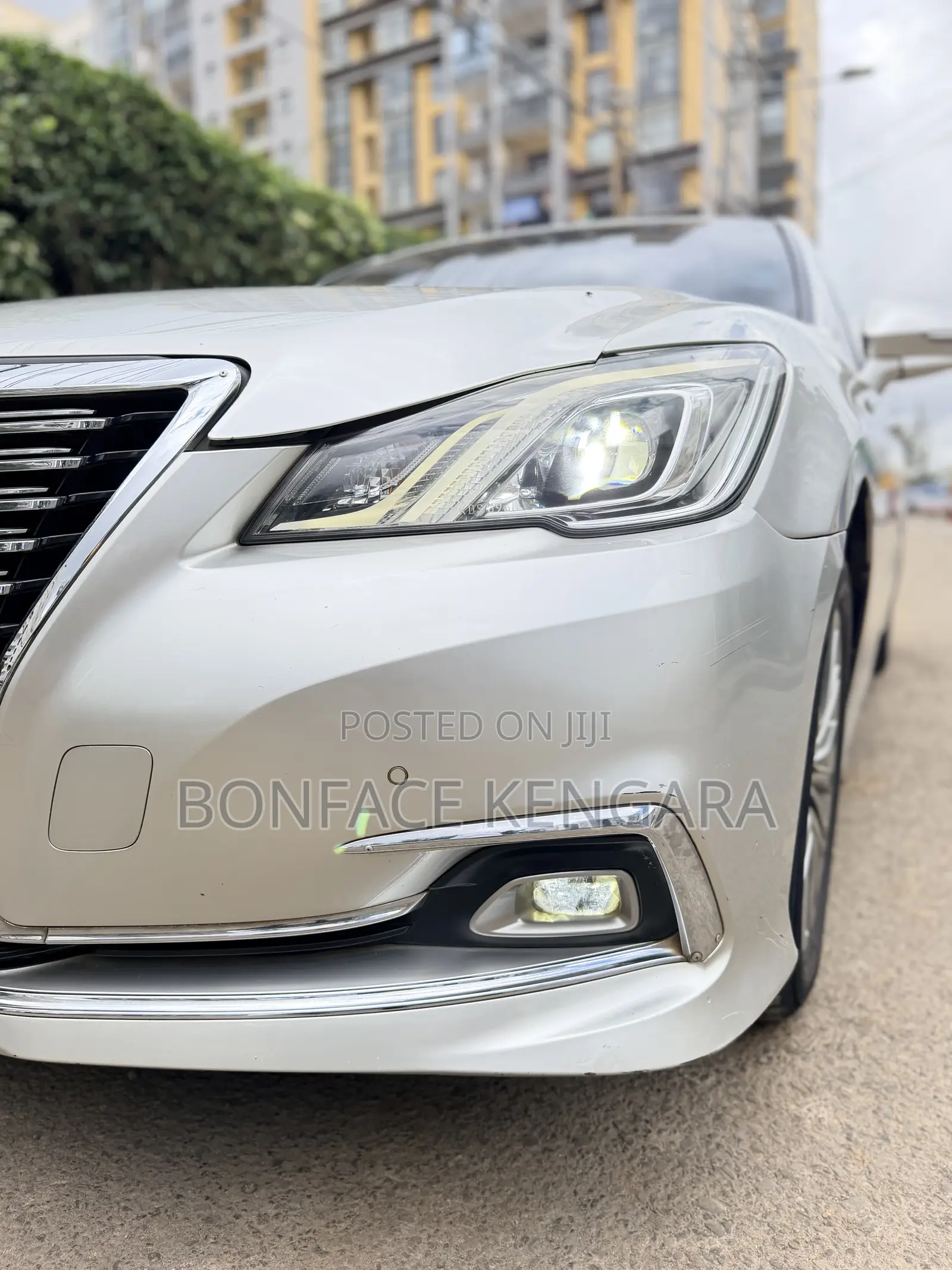 Toyota Crown 2018 Silver