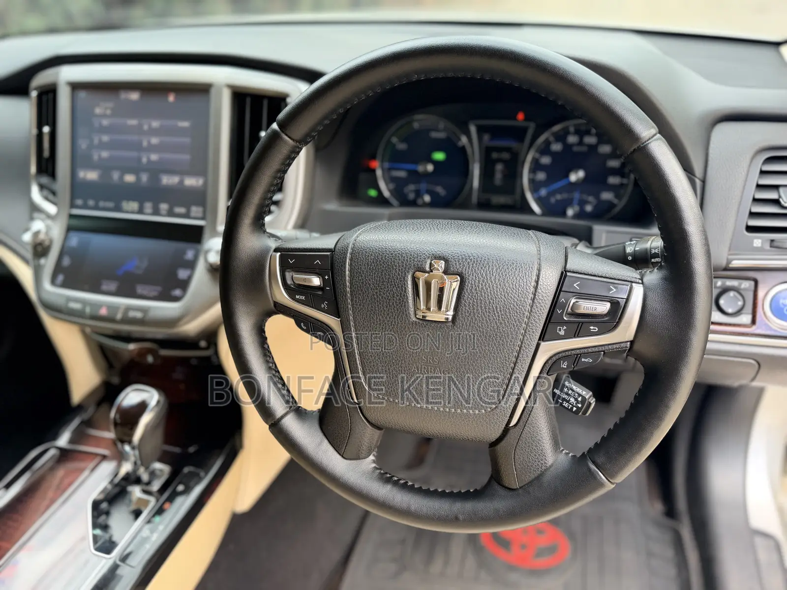 Toyota Crown 2018 Silver