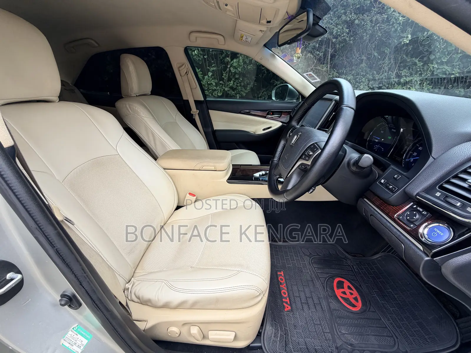 Toyota Crown 2018 Silver