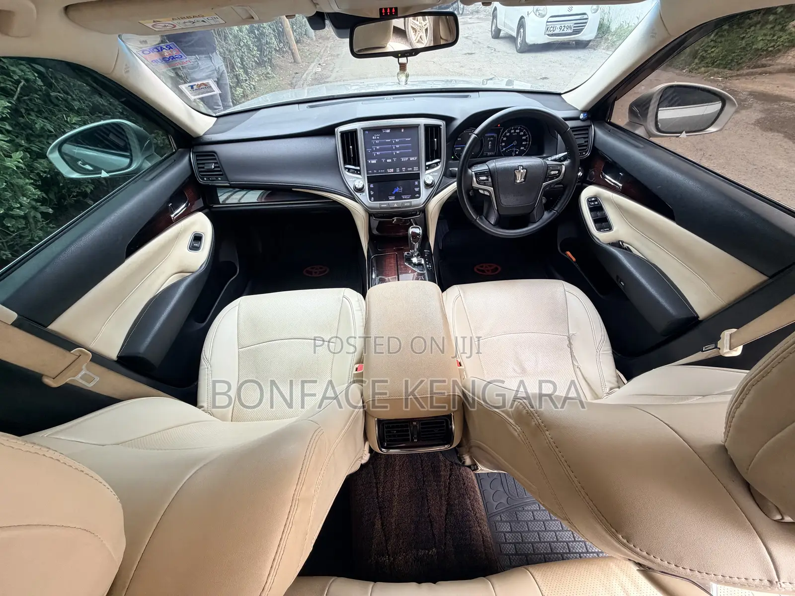 Toyota Crown 2018 Silver