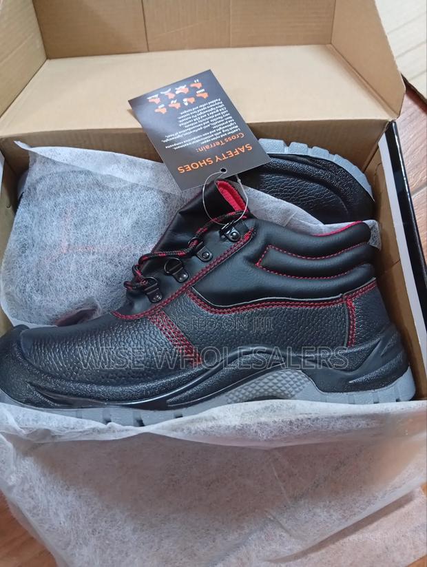 Safety Shoes - main view