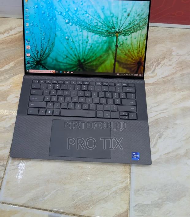 New Laptop Dell Precision 5560 16GB Intel Core i9 SSD 512GB
