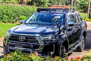 Toyota Hilux 2021 Black