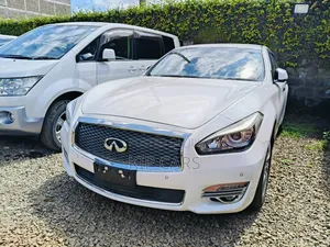 Nissan Fuga 2018 White