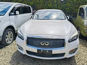 Nissan Fuga 2018 White