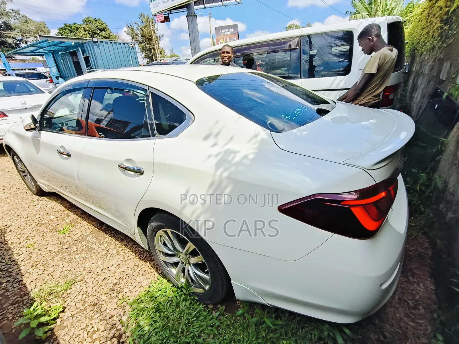 Nissan Fuga 2018 White
