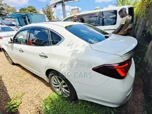 Nissan Fuga 2018 White