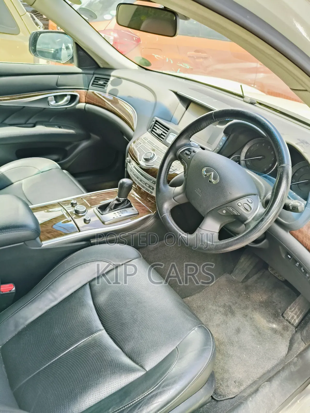 Nissan Fuga 2018 White