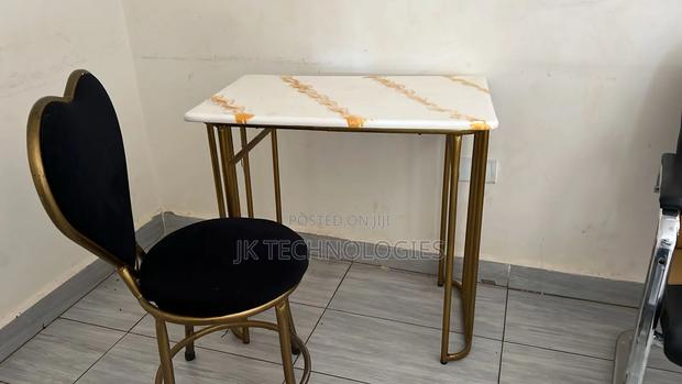 Manicure Table Love Chair Set