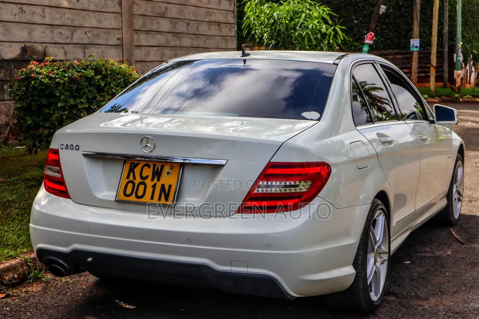 Mercedes-Benz C200 2012 White