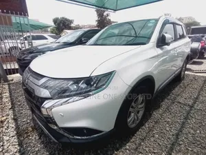 Mitsubishi Outlander 2018 White