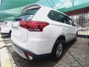 Mitsubishi Outlander 2018 White