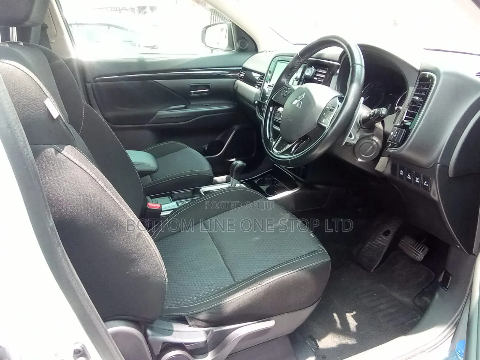 Mitsubishi Outlander 2018 White