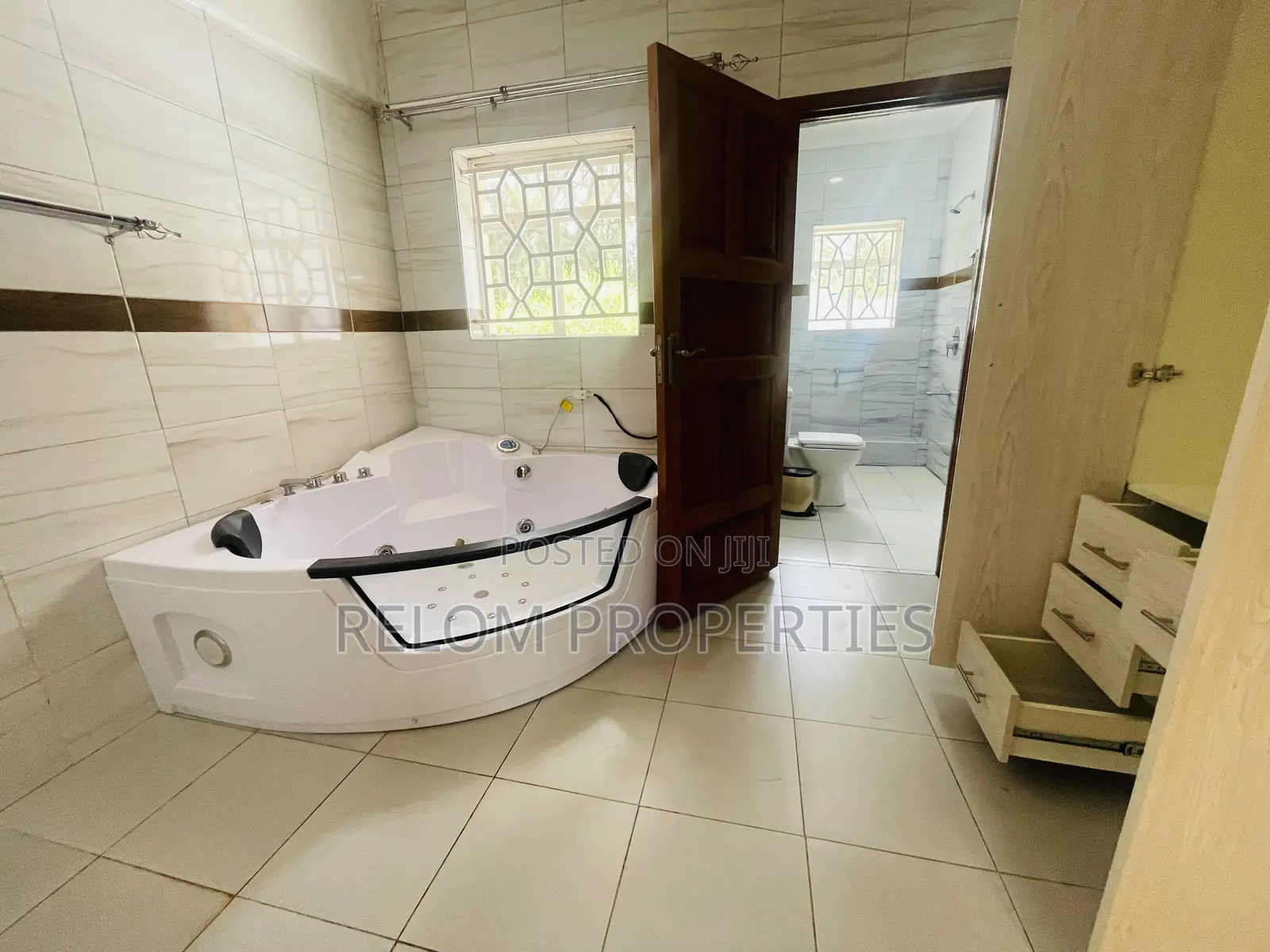 4bdrm Townhouse / Terrace in Karen for rent