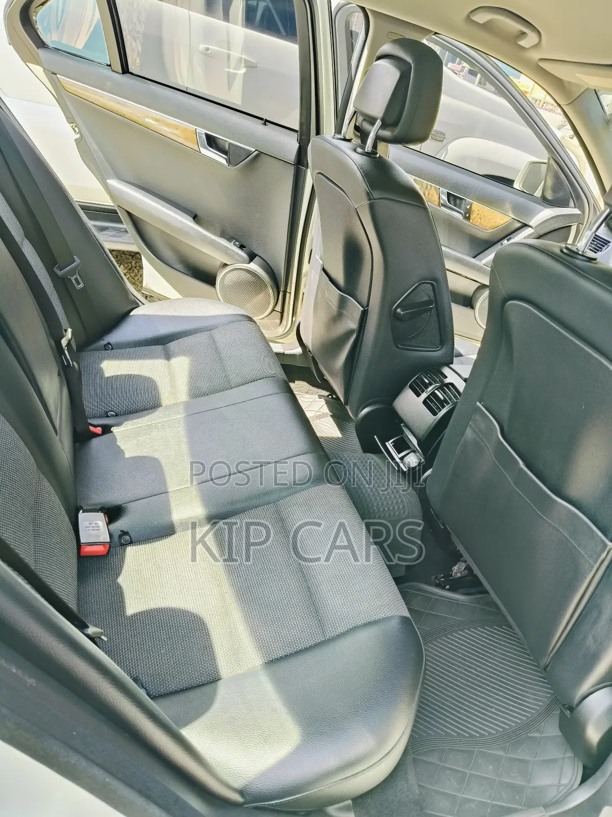 Mercedes-Benz C200 2011 White