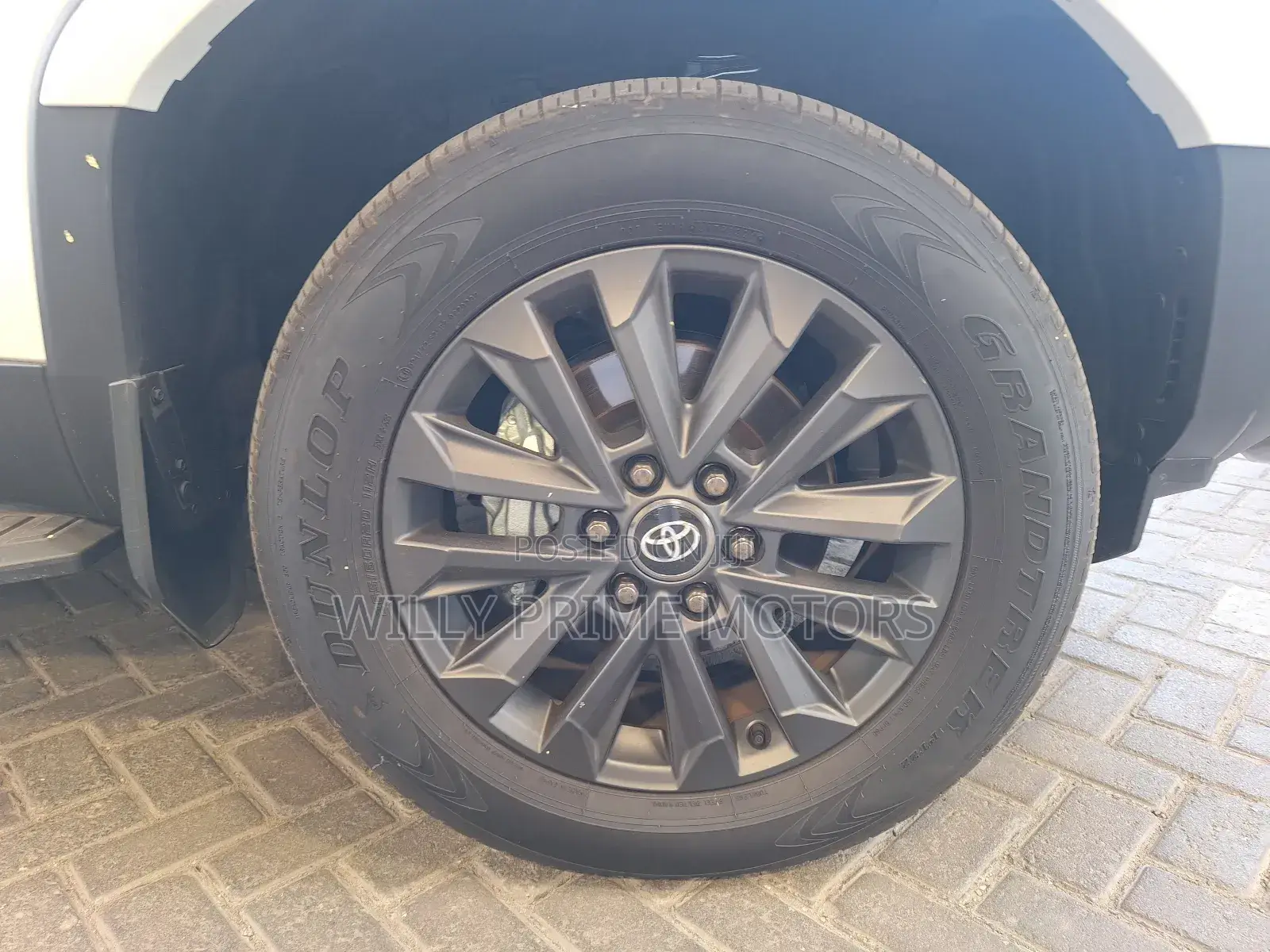 Toyota Land Cruiser Prado 2.8 2024 White