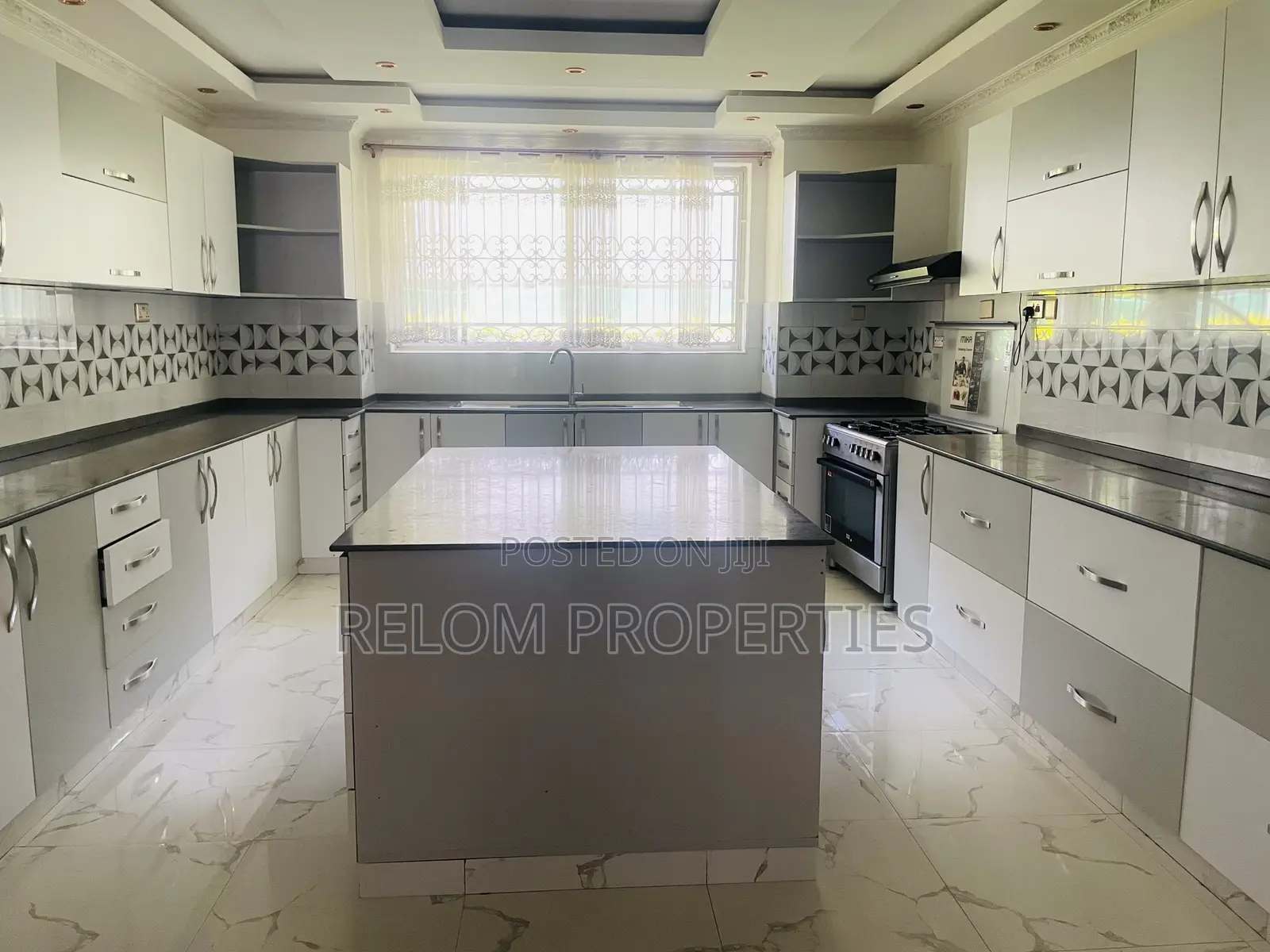 6bdrm Maisonette in Karen for rent