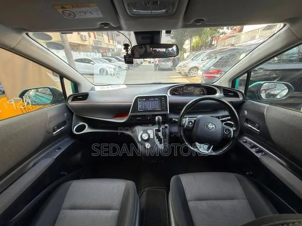 Toyota Sienta 2019 Green