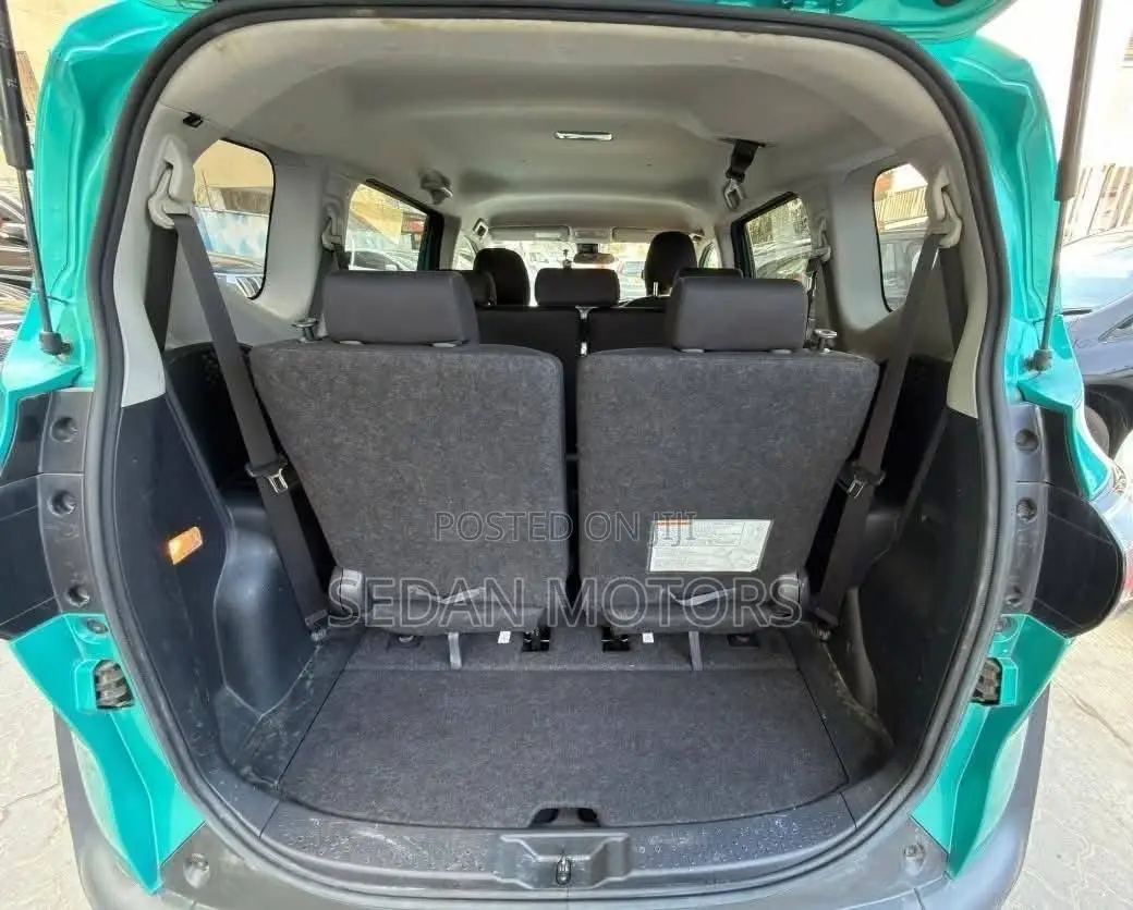 Toyota Sienta 2019 Green