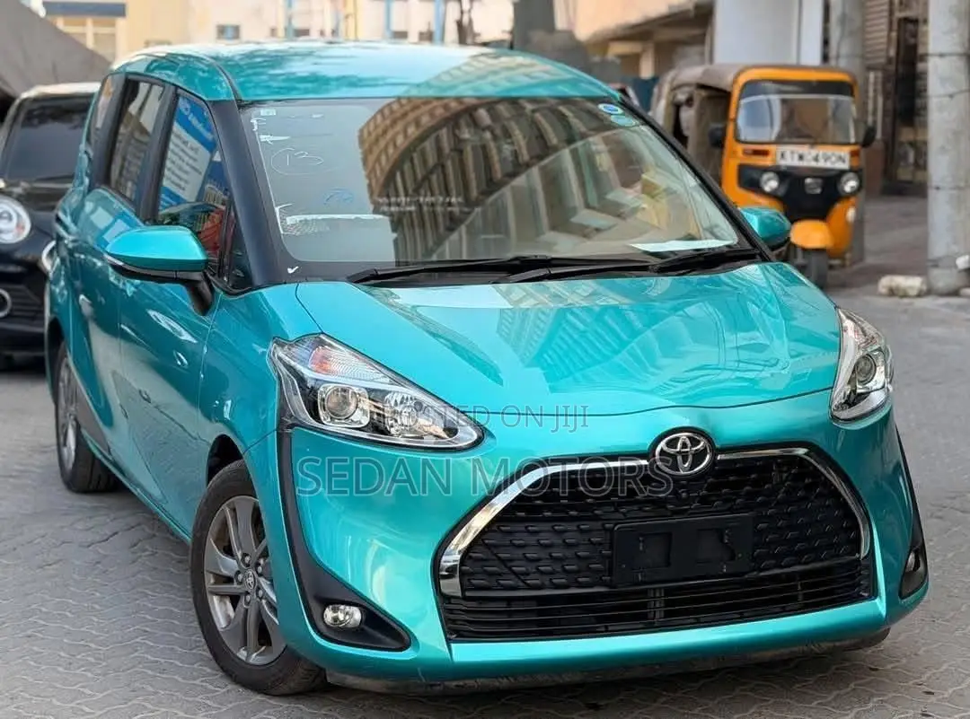 Toyota Sienta 2019 Green