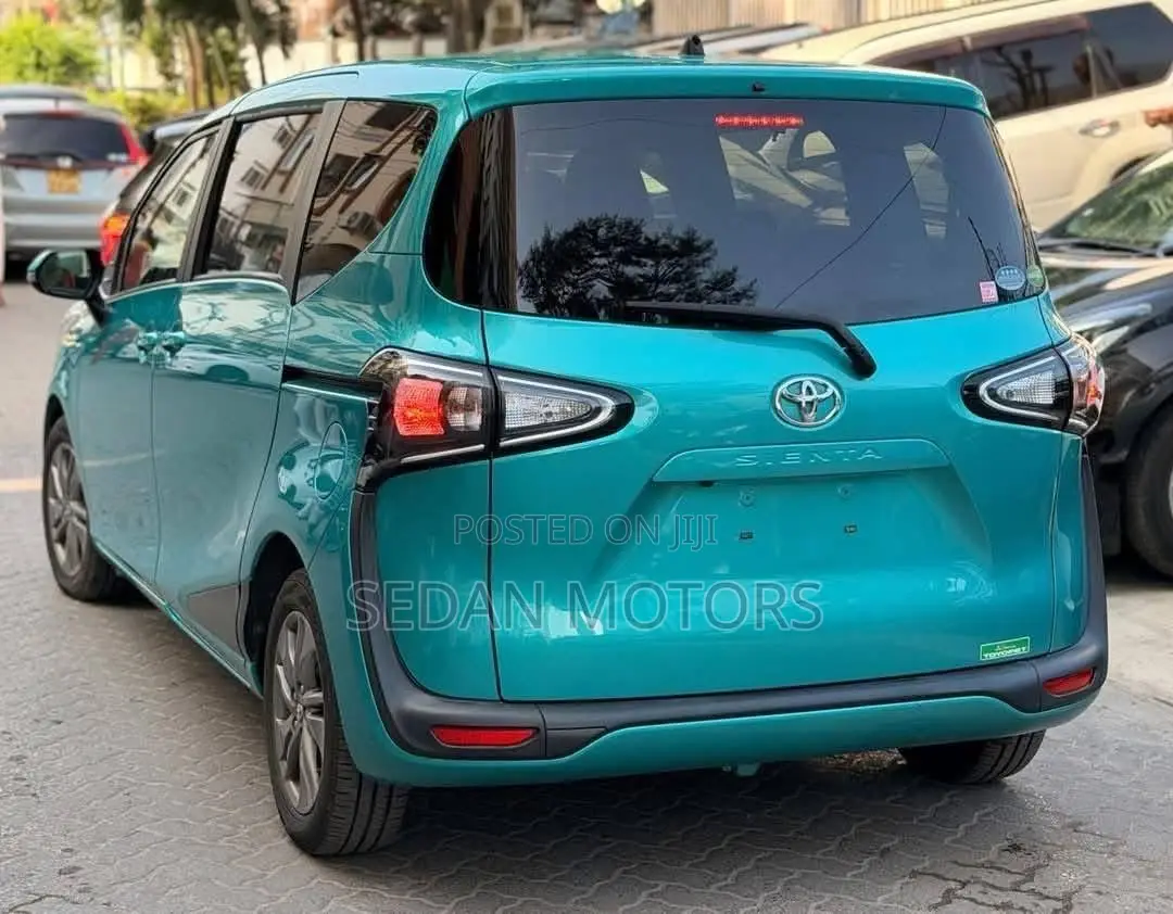 Toyota Sienta 2019 Green