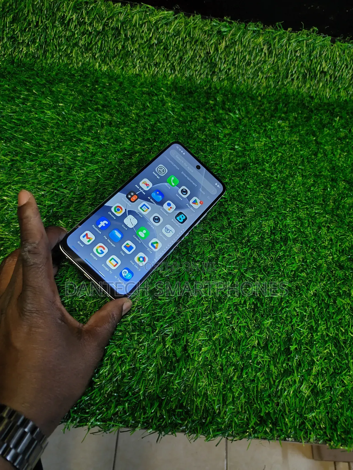 New Infinix Hot 60i 256 GB Gold