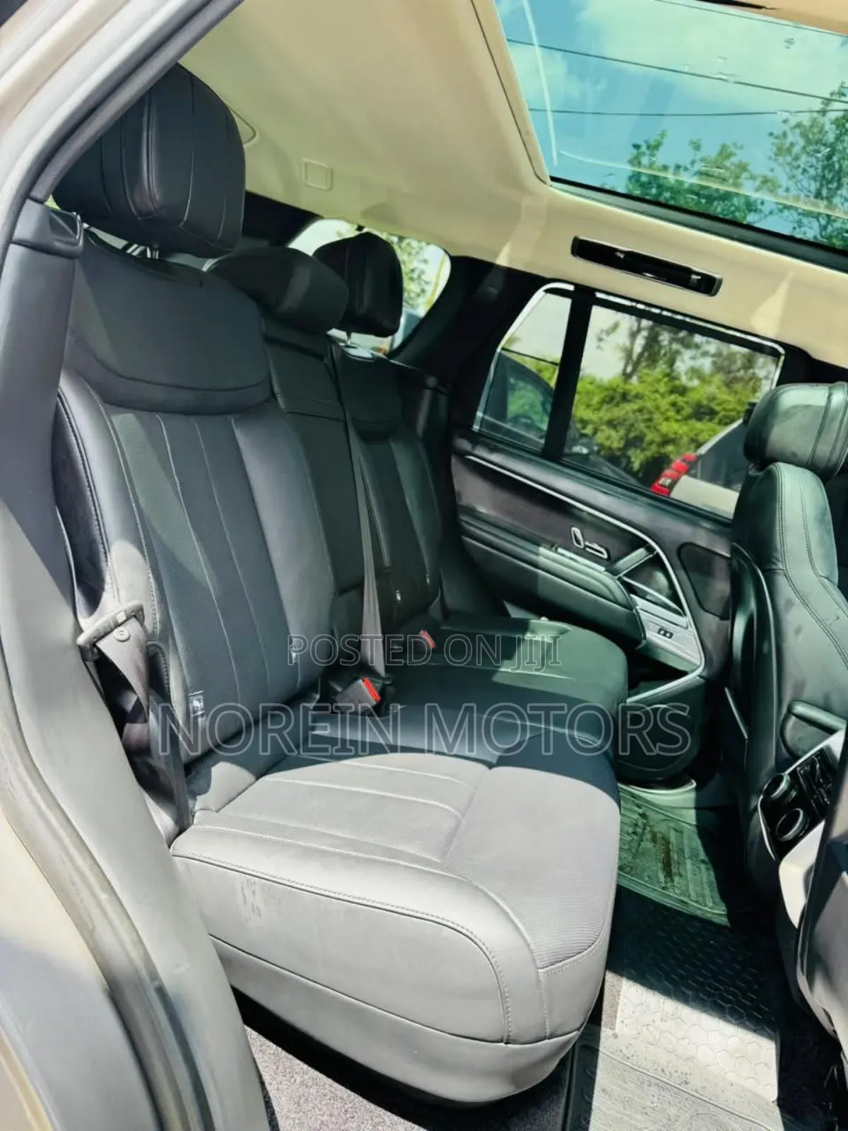 Land Rover Range Rover Vogue 2023 Brown