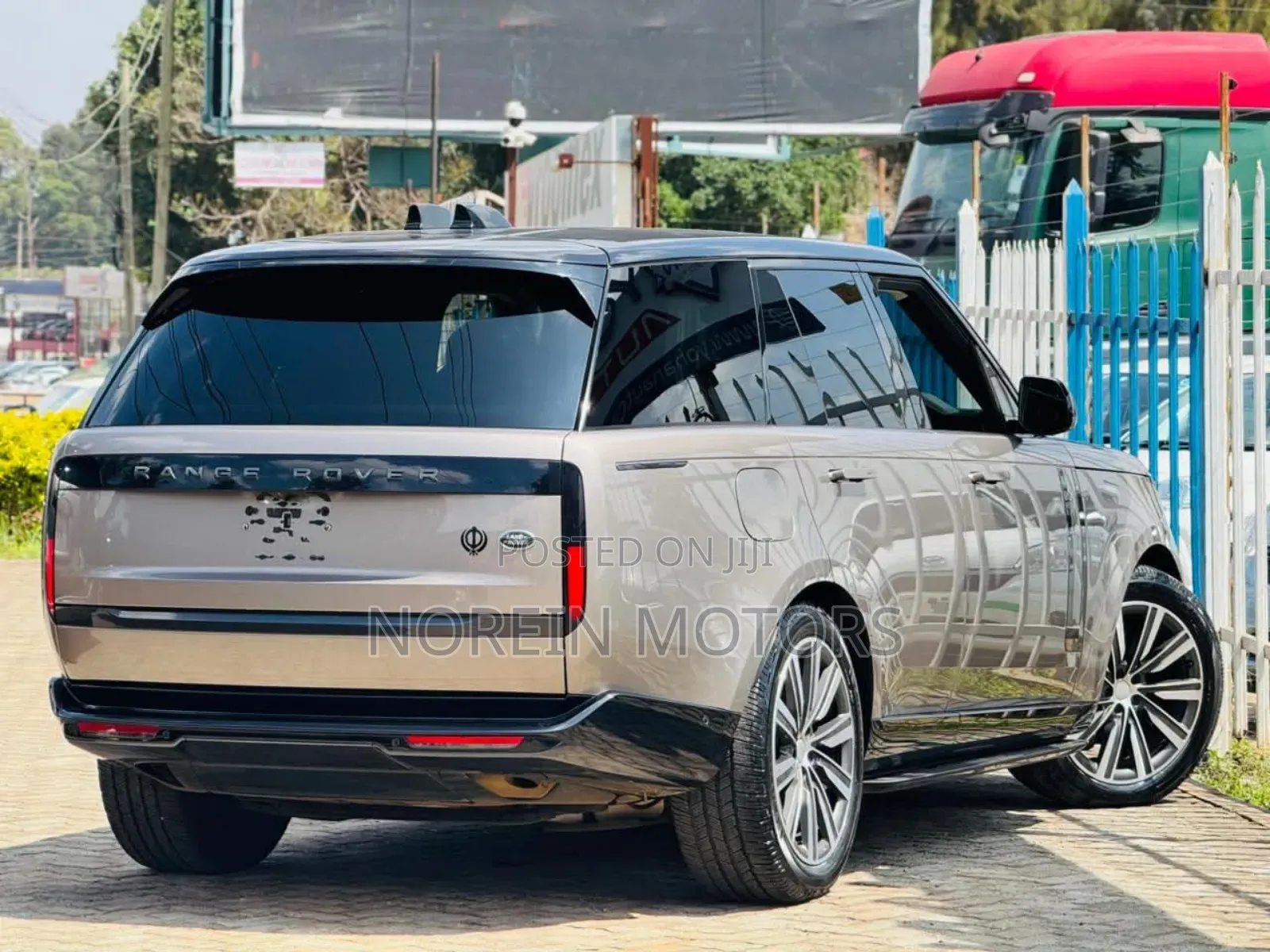 Land Rover Range Rover Vogue 2023 Brown