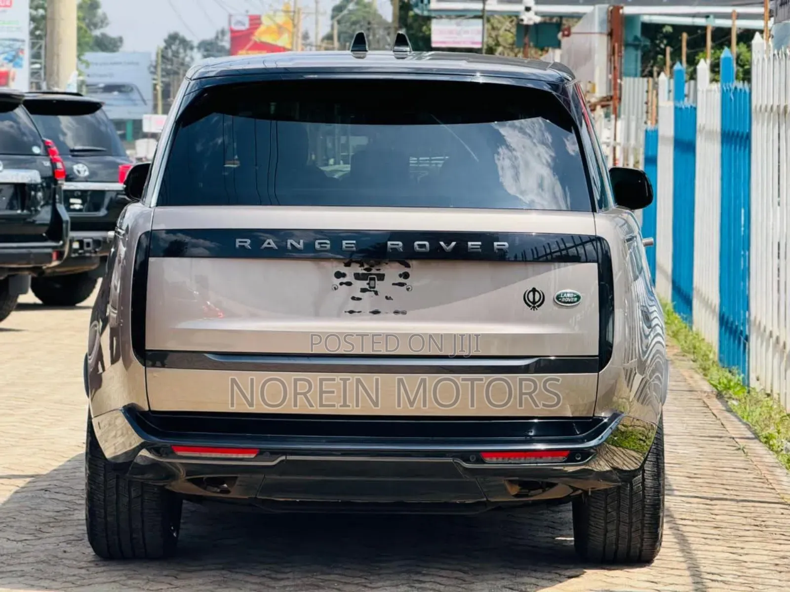 Land Rover Range Rover Vogue 2023 Brown