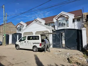 4bdrm Maisonette in Sosian Estate, Junction Kayole for sale