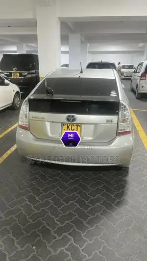 Toyota Prius 2011 Silver