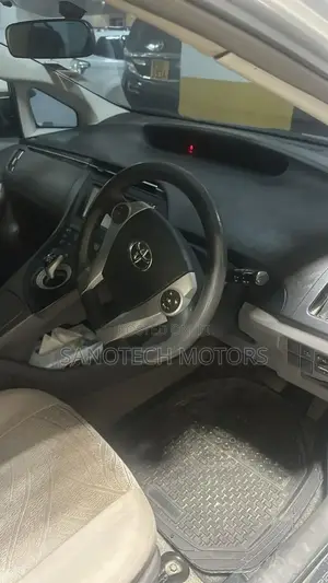 Toyota Prius 2011 Silver