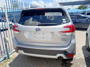 Subaru Forester 2019 Silver