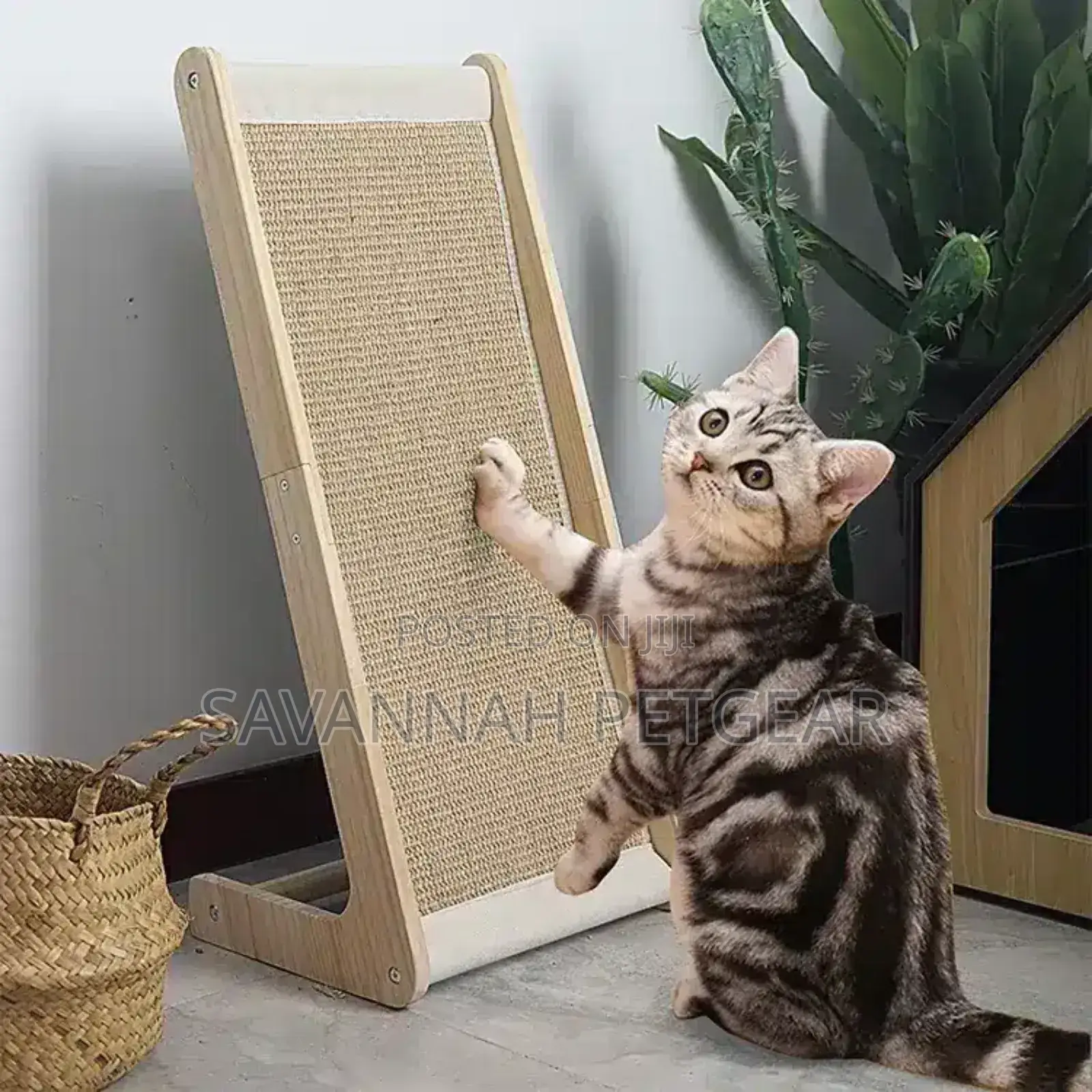 Romeow L-Shaped Sisal Cat Scratching Board