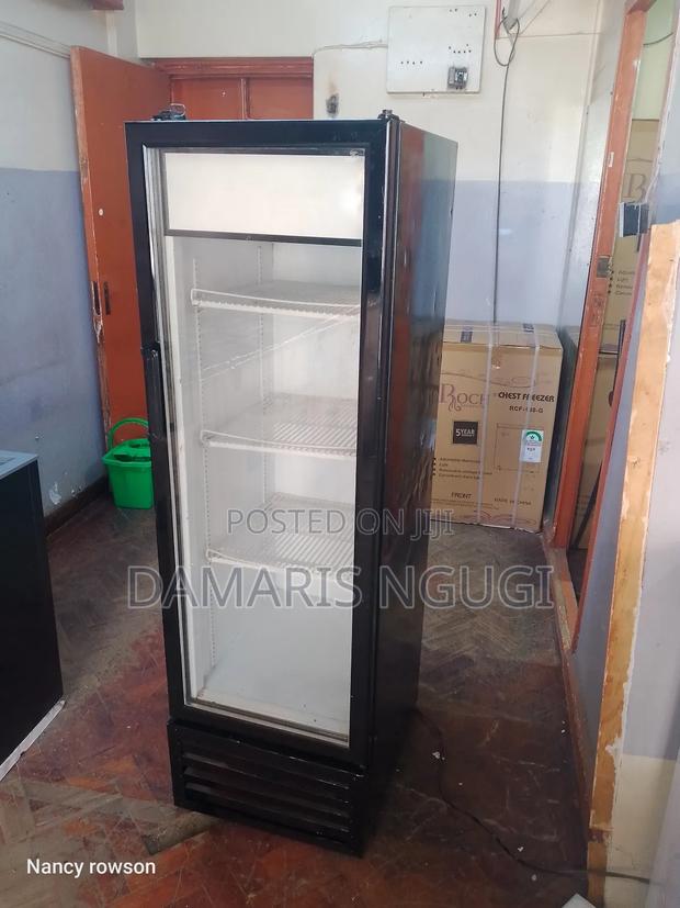 Drinks Display Fridge - thumbnail 2