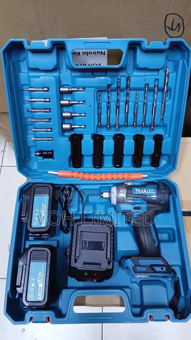 Makita Cordless Electric Impact Wrench Kit