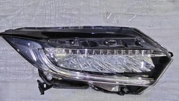 Honda Vezel 2018/2020 Headlights Xenon Inbuilt J5