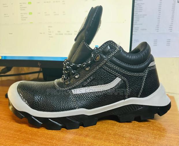 Duma Safety Shoes