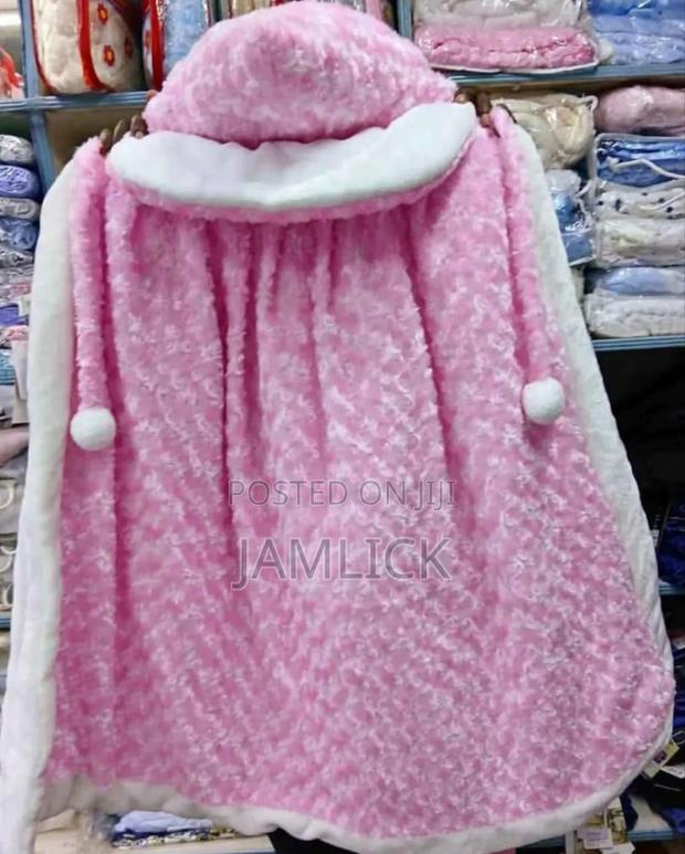 Babies Hooded Shawl –Kk - thumbnail 3