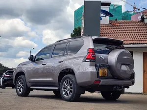 Toyota Land Cruiser Prado 3.0 190hp 2018 Gold