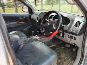 Toyota Hilux 2011 Silver