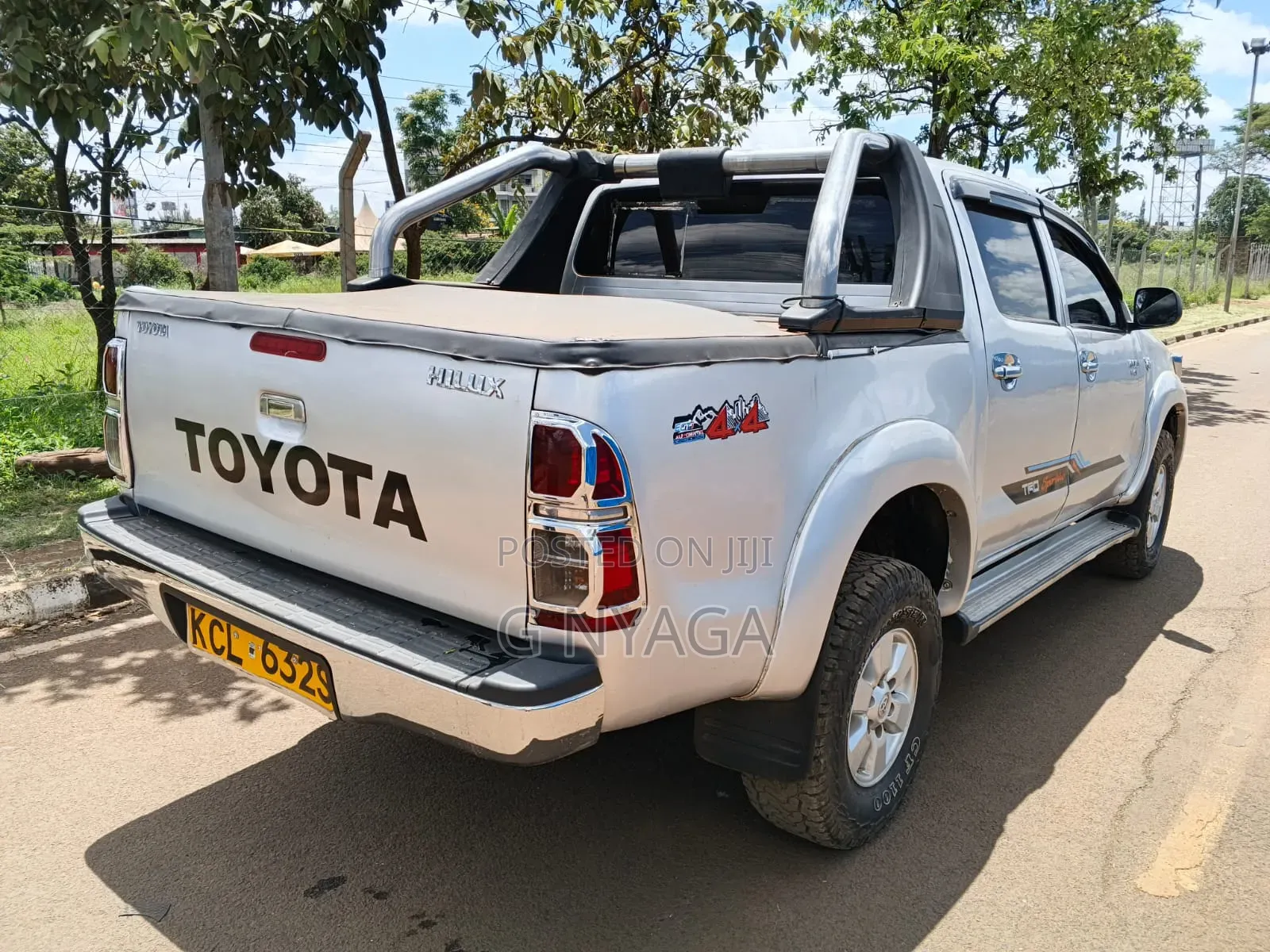 Toyota Hilux 2011 Silver